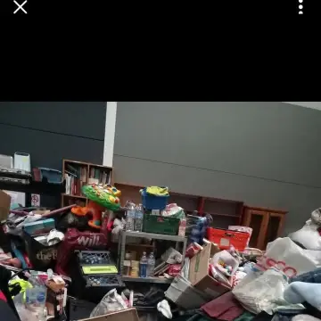 Image from Jaynesbabybank Registered - cic: Another fake picture as the racking is built and the dressers are in Risca shop so that proves this photo is at least 3 years old. Don't bel