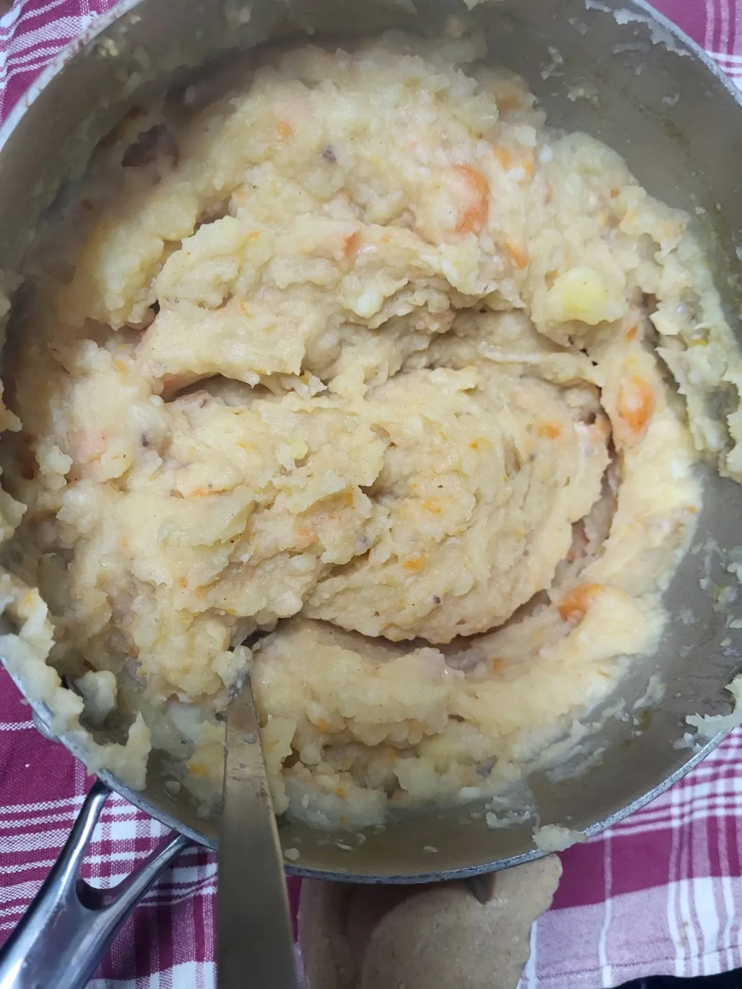 Photo from Jayne's Baby Bank (main page), 3 Mar 2026: Trying to use up all the stuffs left over in my fridge ect! We have cheese, potato, onion and carrot pie.... then I went a bit rouge and add
