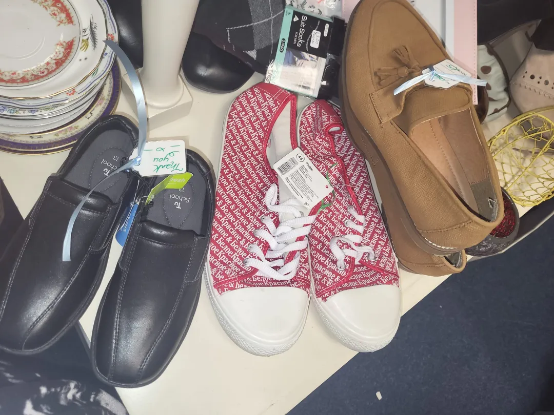 Photo from Jayne's Baby Bank (main page), 26 Mar 2024: Donations today!! Thank you Sammy Arnold for picking up for us and spying the kick stools!