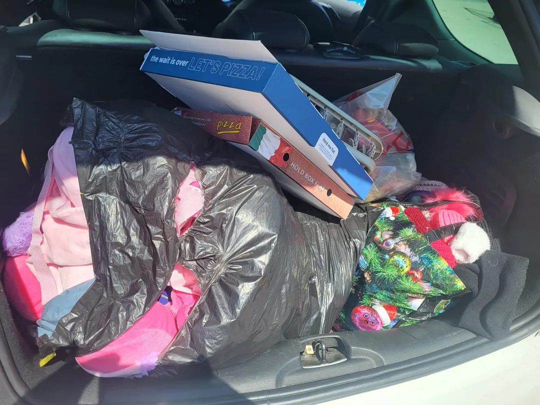 Photo from Jayne's Baby Bank (main page), 29 Jul 2024: Car loads of donations, two a time today! Thank you everyone!