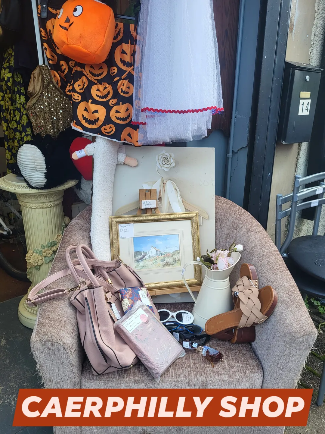 Photo from Jayne's Baby Bank (main page), 23 Oct 2025: Donations accepting : stuff we need for clubs- lego and craft Toiletries qnd make up for our beauty bank and food bank Nappies and food dona