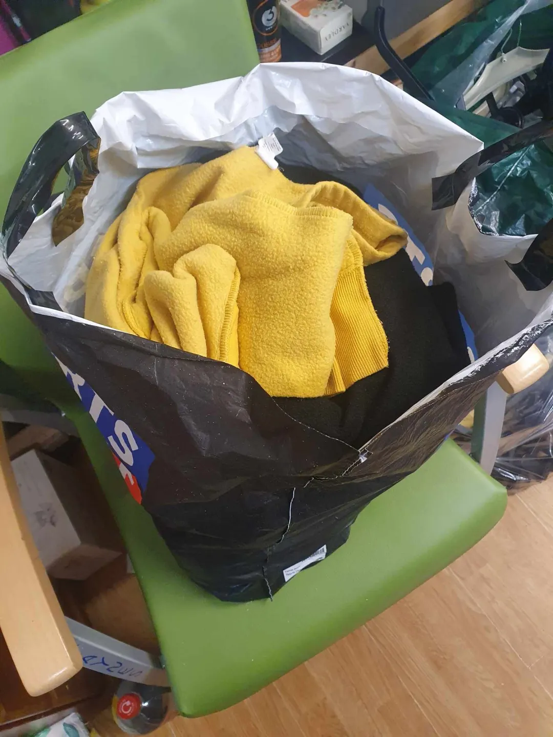 Photo from Jayne's Baby Bank (main page), 10 Oct 2024: Donations Pontypool - still wading through Blackwoods 🤣😍♻️🌎🍼 thank you everyone