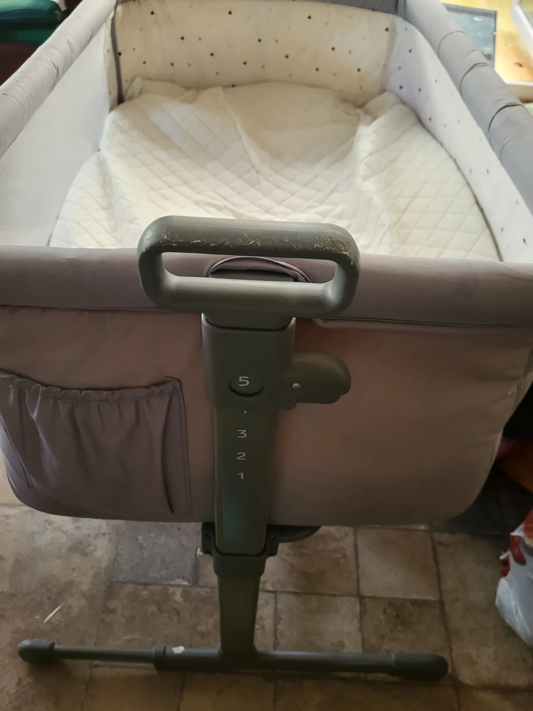 Photo from Jayne's Baby Bank (main page), 24 Mar 2025: This was rescued - my parents have had a clean of it with the upholstery cleaner machine. Offers please. Delivery is £25