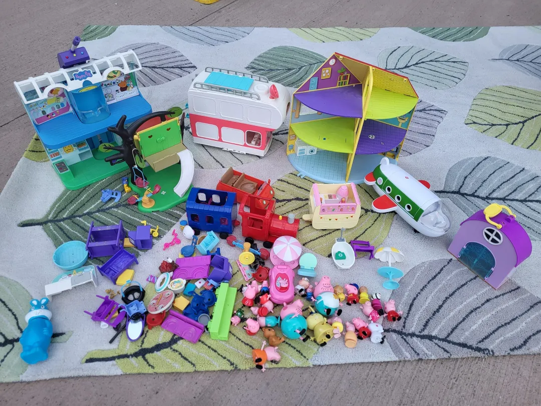 Photo from Jayne's Baby Bank (main page), 7 Jun 2024: Donations gifted for fundraising tonight. Pouf £50 please Rug £25 please Shades £3 each please Pepper pig set needs to be priced.