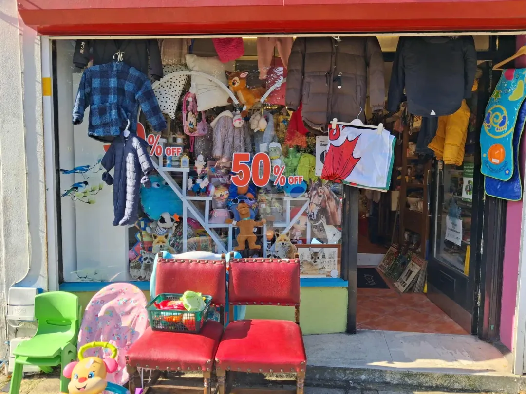 Photo from Jayne's Baby Bank (main page), 29 Sep 2025: Pop into our shops today guys 75% off most items , extra 10% off if you are an over 60s, plus if you are a good customer/donator I've told t