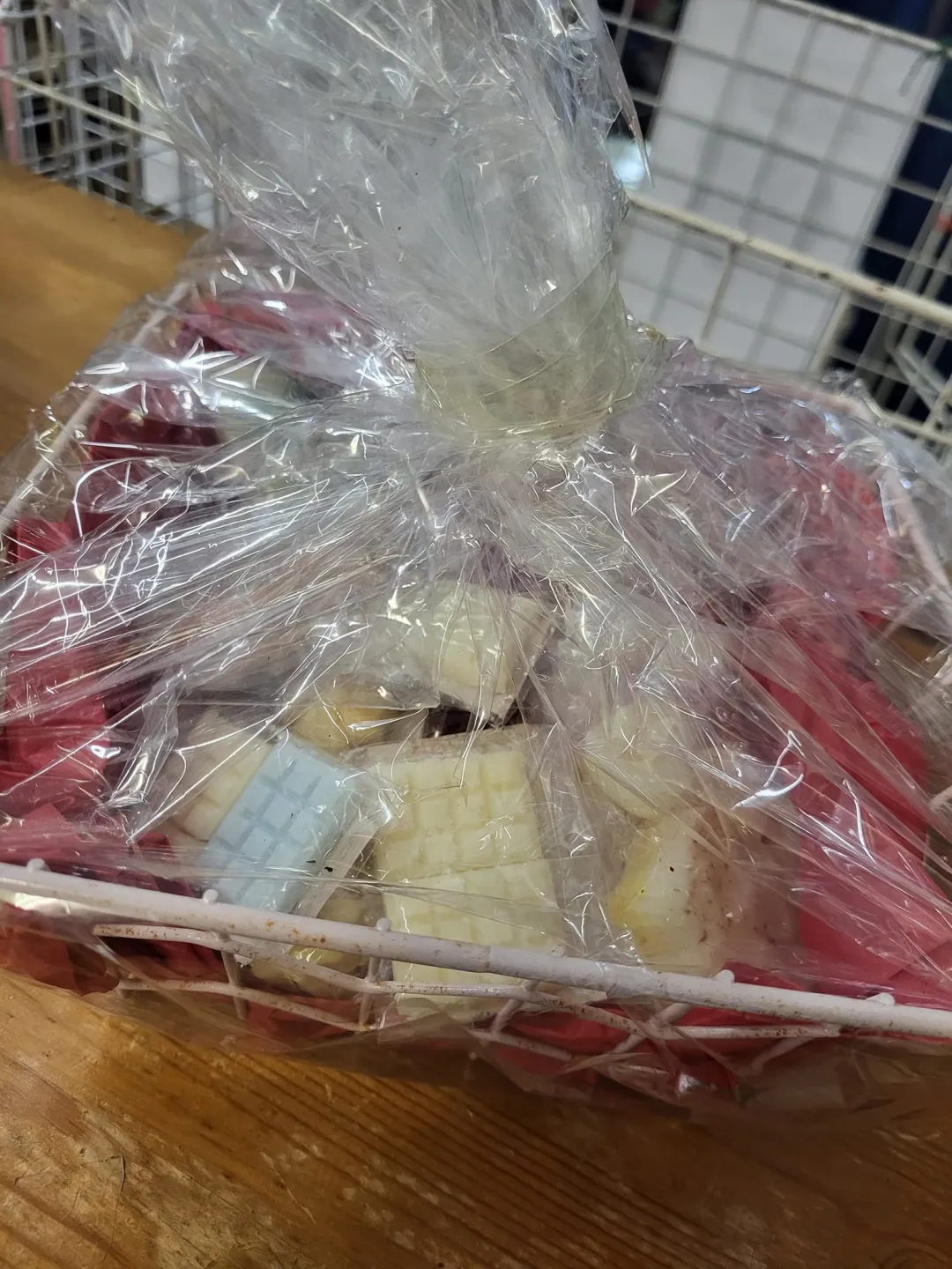Photo from Jayne's Baby Bank (main page), 8 Aug 2024: Basket of wax melts raffle £1 a number - multiple numbers drawn Pay on card - pm me when ready I can send you the link. 5 days to collect . 