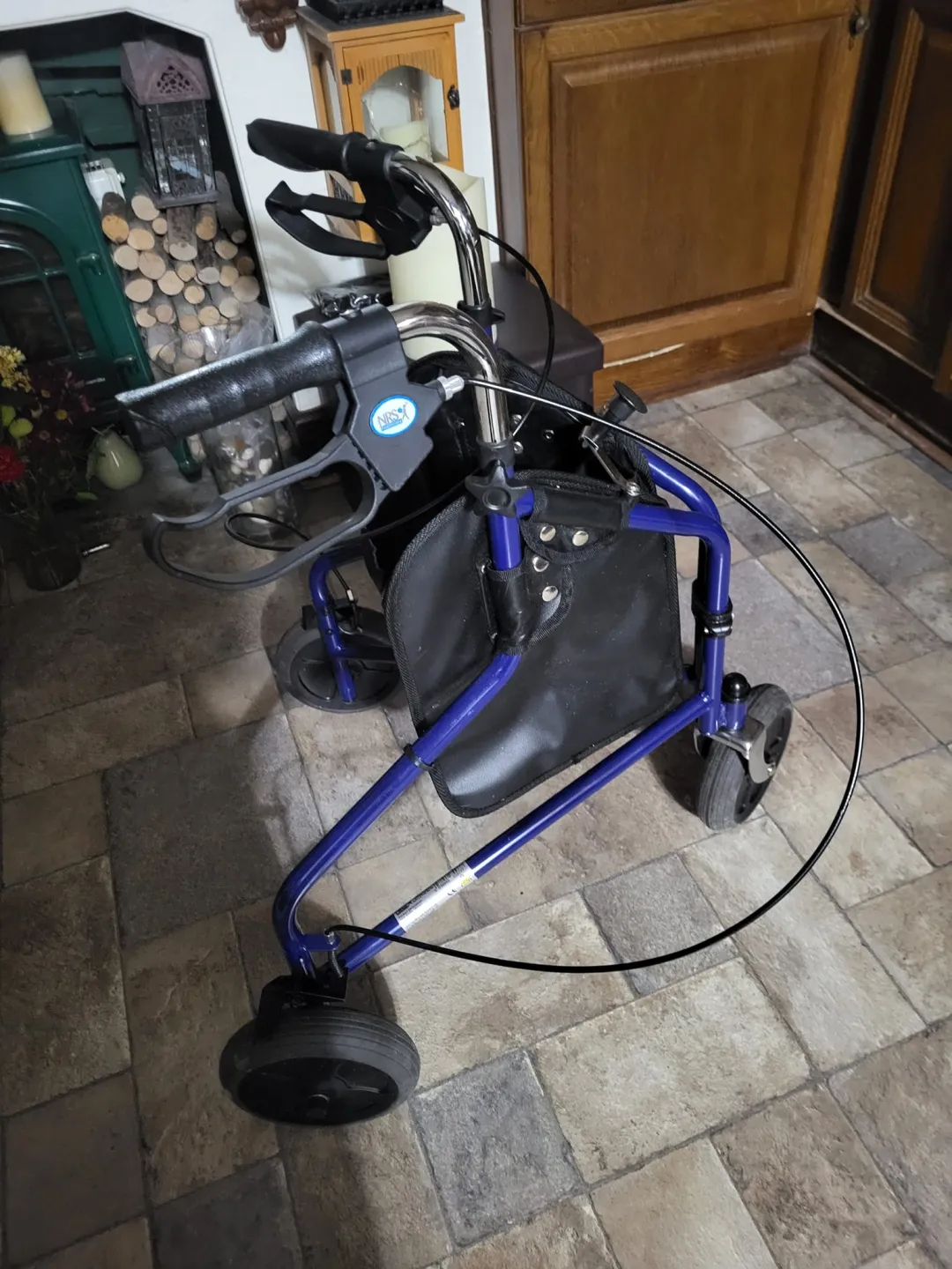 Photo from Jayne's Baby Bank (main page), 2 Jan 2024: My mother has given us this to fundraise with but no room in the shops. £30 please. Nearly New. £30 will go into our foodbank box. Its not a