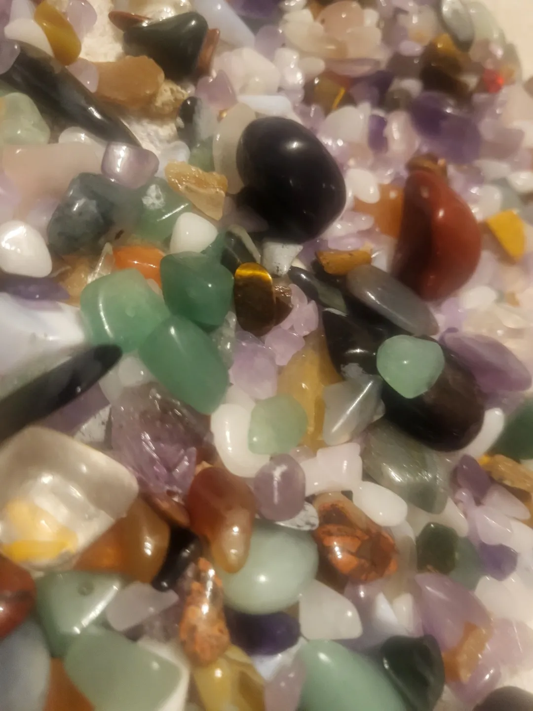 Photo from Jayne's Baby Bank (main page), 23 Feb 2026: More mini crystals in for the shop and the spell packs all washed in fire horse 🌙 moon water
