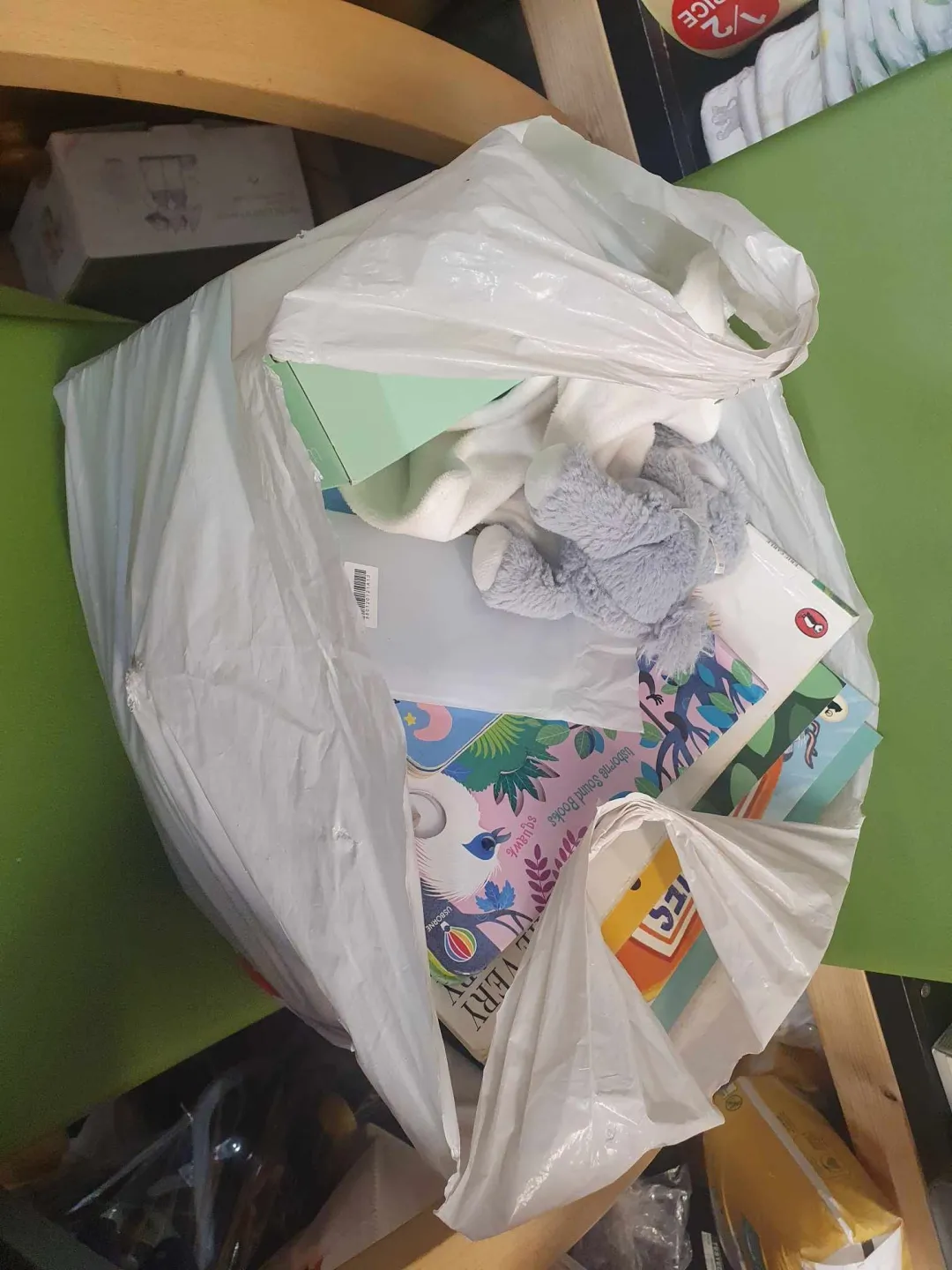 Photo from Jayne's Baby Bank (main page), 10 Oct 2024: Donations Pontypool - still wading through Blackwoods 🤣😍♻️🌎🍼 thank you everyone