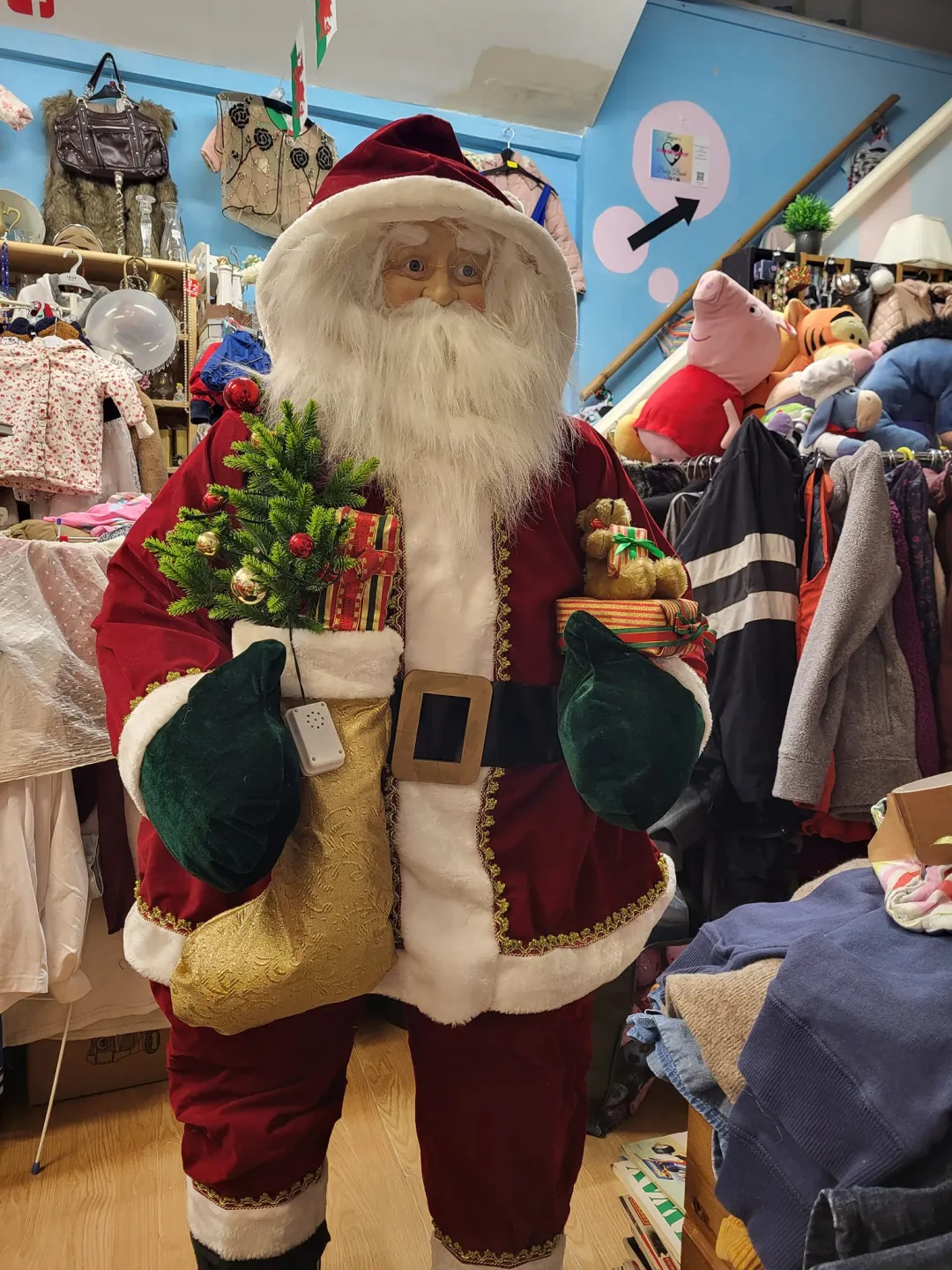 Photo from Jayne's Baby Bank (main page), 8 Nov 2024: Santa clause has visited Pontypool this morning to confirm all the children are coming to see him !