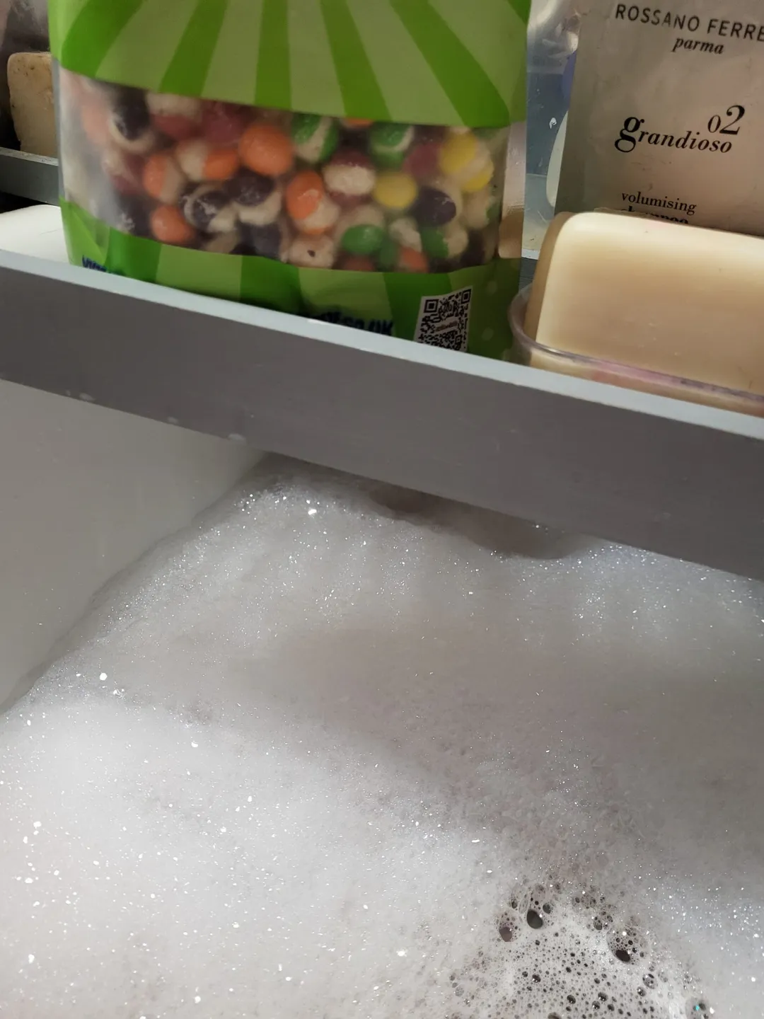 Photo from Jayne's Baby Bank (main page), 10 Nov 2024: Freeze dried sweets in the bath! See you all tomorrow guys :)