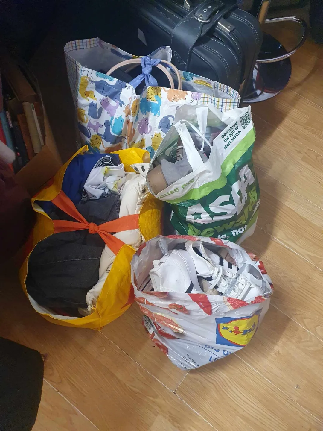 Photo from Jayne's Baby Bank (main page), 14 Oct 2024: Donations thank you ♻️♻️♻️