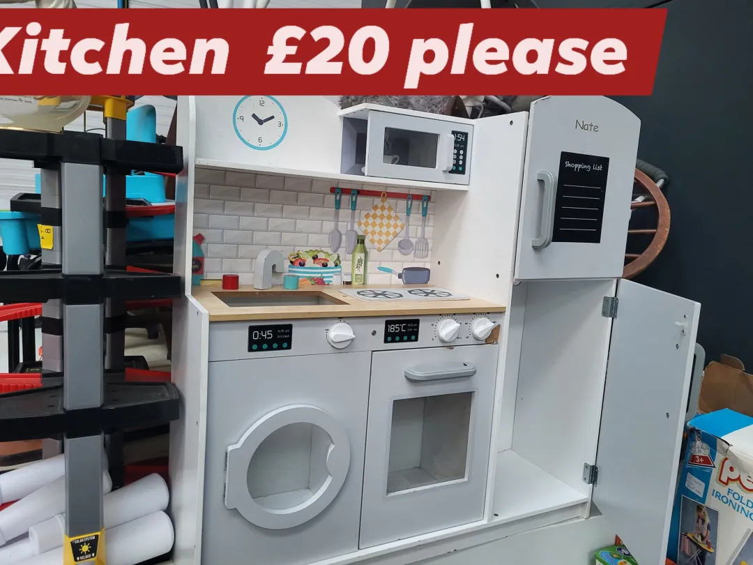 Photo from Jayne's Baby Bank (main page), 31 Dec 2025: Some bits accessible tomorrow from the donation centre if anyone wants to buy these - pay via sum up please - we don't accept cash . Thanks 