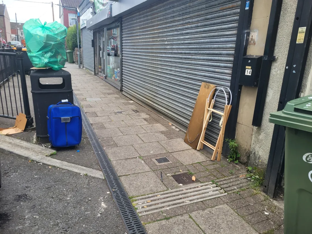 Photo from Jayne's Baby Bank (main page), 18 Aug 2025: Thank you for the donations but please don't leave outside the shops when we are closed because of the bin dippers and rats. Apparently loca