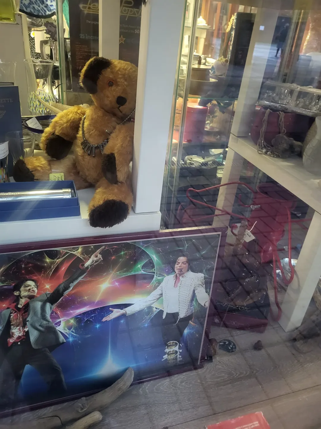 Photo from Jayne's Baby Bank (main page), 5 Dec 2024: Blackwood shop open Friday and Saturday 9 - 4 approx . We put all our designer and collectable and vintage items in Blackwood Shop. If you l