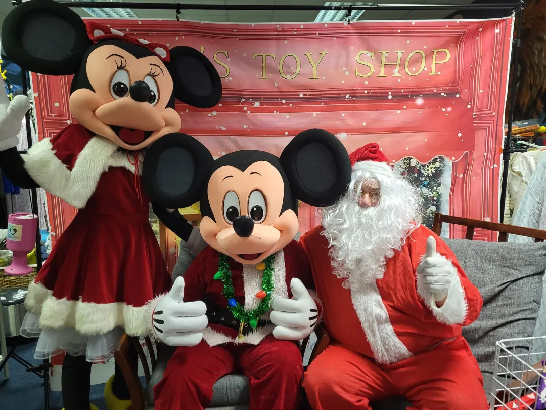 Photo from Jayne's Baby Bank (main page), 16 Dec 2023: We have had a lovely day with many families in Blackwood shop! We have had new customers, regulars and volunteers with their families. We wo