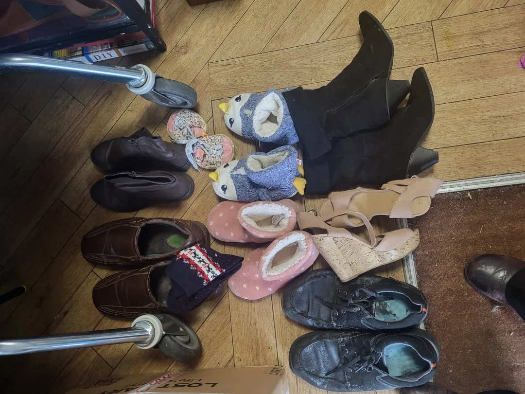 Photo from Jayne's Baby Bank (main page), 2 Sep 2025: £1 a pair please Caerphilly shop Can be posted for p&p Can't hold without payment Many thanks