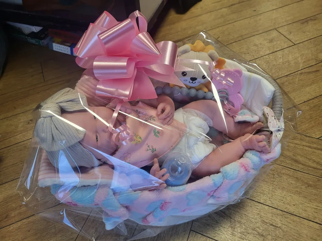 Photo from Jayne's Baby Bank (main page), 29 Sep 2025: This has been donated by one of our Mothers who fosters for fundraising. We will do and auction for it guys- star ting at £35 please. Absolu