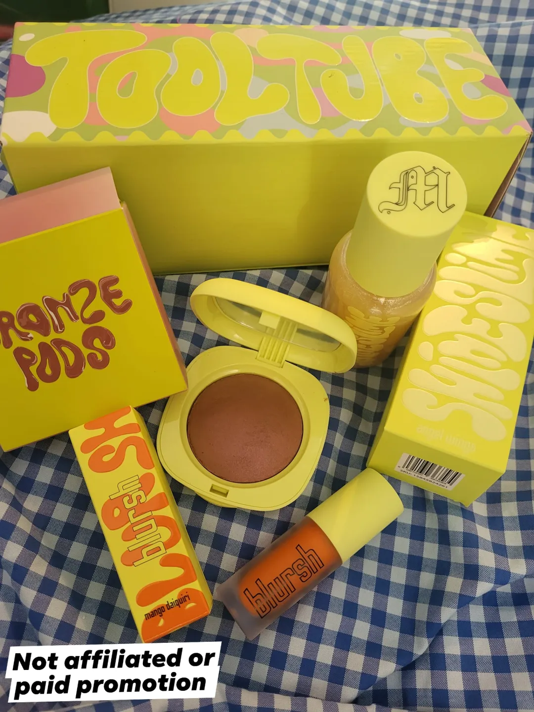 Photo from Jayne's Baby Bank (main page), 10 Jul 2025: Free give away this morning for our mothers! Free to the mum with the best new hashtag/slogan for us with the most likes. #mothershelpingmot