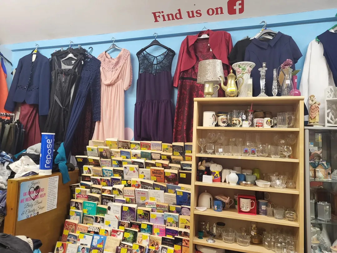 Photo from Jayne's Baby Bank (main page), 13 Jul 2024: Items available tonight 50% off Fill a bag for £10 adults £2 clothes