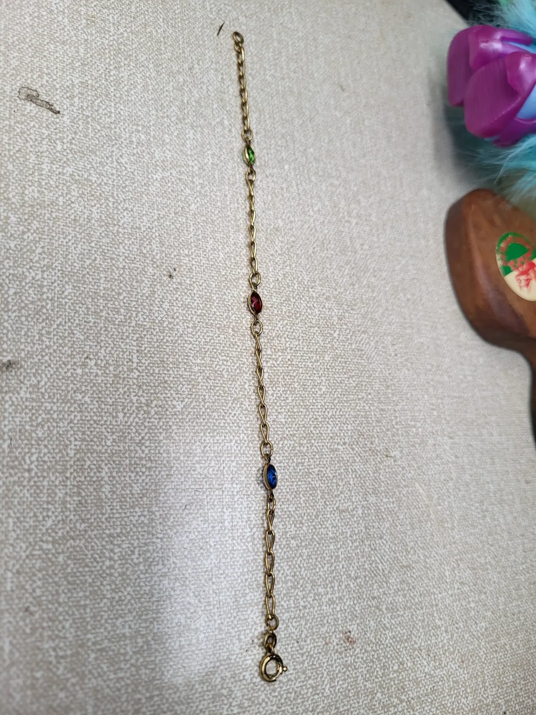 Photo from Jayne's Baby Bank (main page), 10 May 2024: This doesn't have any markings probally jewellery channels £5 please Donation Centre