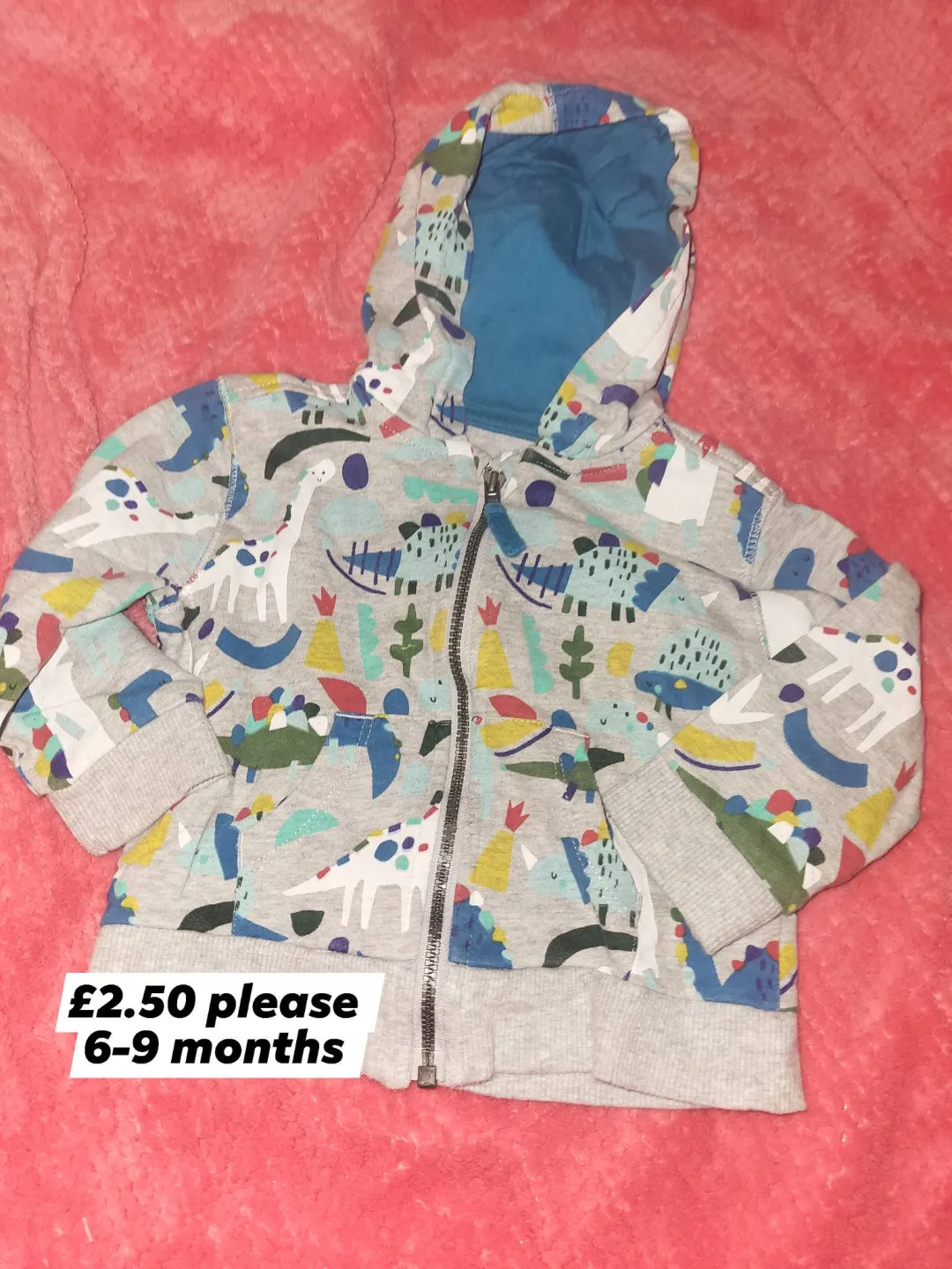 Photo from Jayne's Baby Bank (main page), 16 Dec 2025: Other nice items donates tonight available until the end of the week then they will go into storage . We can post for additional p&p No deli