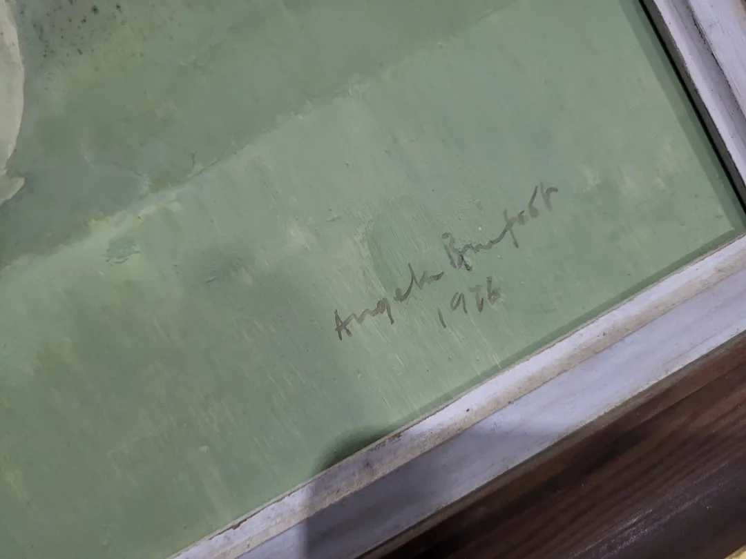 Photo from Jayne's Baby Bank (main page), 13 Jan 2024: Can any of our followers read the name on this painting please 🙏 🔍🔬