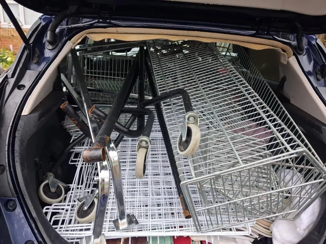 Photo from Jayne's Baby Bank (main page), 15 Dec 2025: Sorry we didn't open Risca today guys as planned but we couldn't miss equiptment like this being donated to us especially when the peado pai