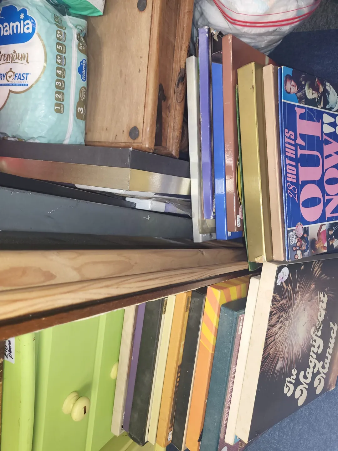 Photo from Jayne's Baby Bank (main page), 26 Mar 2024: Donations today!! Thank you Sammy Arnold for picking up for us and spying the kick stools!