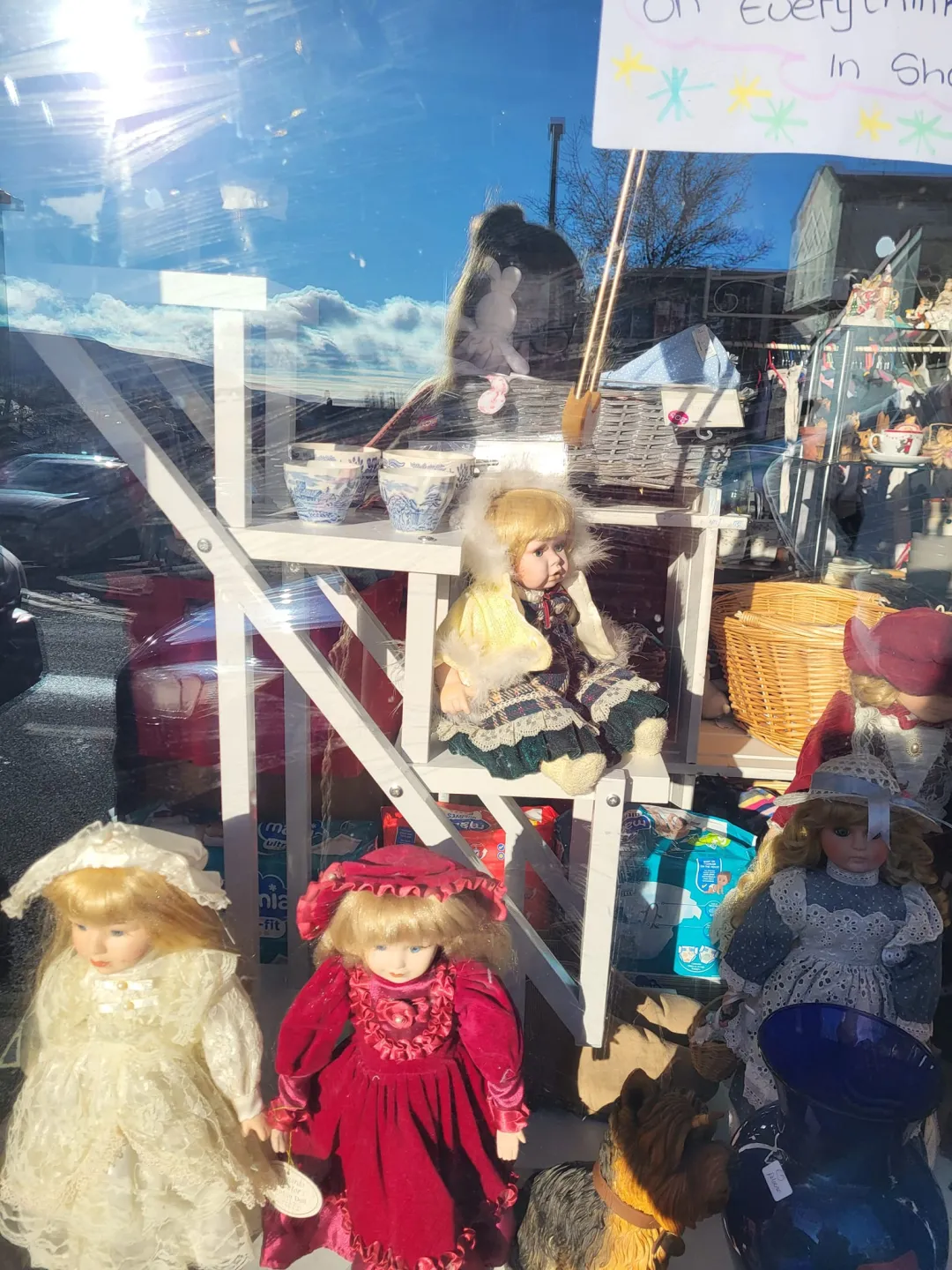 Photo from Jayne's Baby Bank (main page), 14 Jan 2024: Brynmawr Shop looking good! Thank you Sarah Calver & Dave