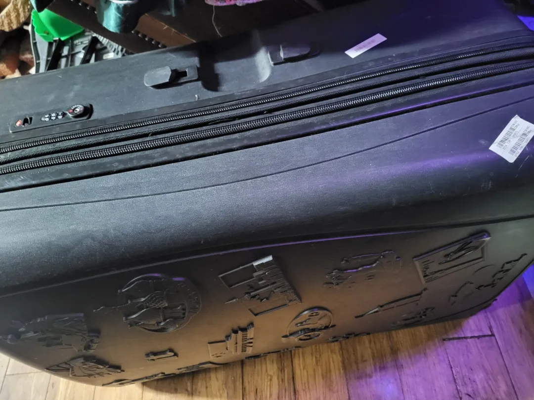Photo from Jayne's Baby Bank (main page), 15 Dec 2025: I have a large it suitcase with about 40 £2-3 clothes in it happy to accept £60 joblot saves the volunteers hanging them up including case. 