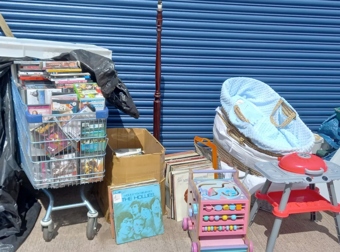 Photo from Jaynesbabybank Registered - cic: We have nipped home for lunch with the cats . All £1 each. Either pay on line or drop us a dm and pay next time you catch us Dvds and record