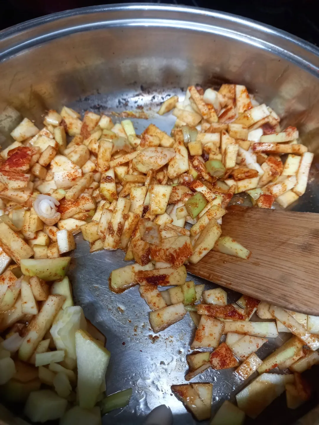 Photo from Jaynesbabybank Registered - cic, 7 Jul 2026: Had a busy day so far! 😎⬇️ Made :- 💙Pasta courgette, onion, potato and sweetcorn bake with piri piri hot honey and paprika mash on the top 💚