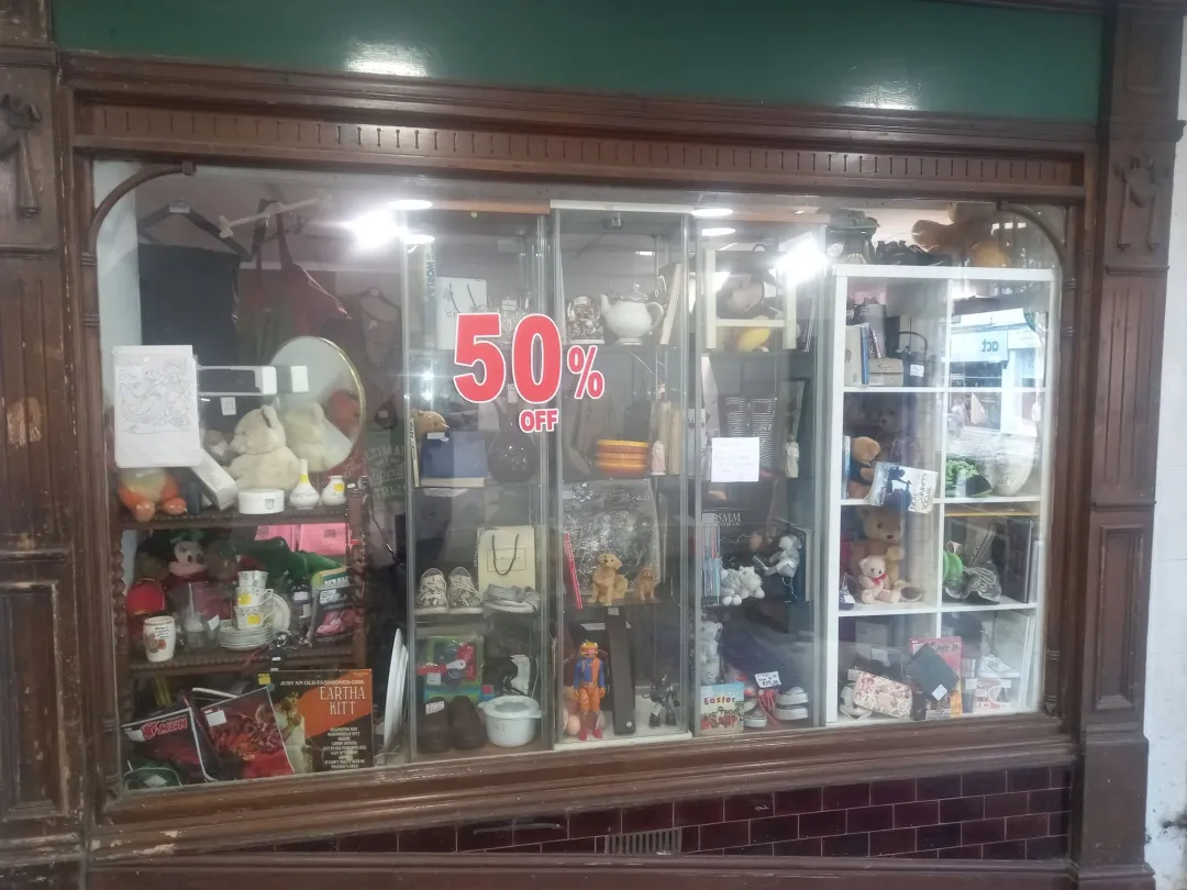 Photo from Jaynesbabybank Registered - cic: We need a few more IKEA cabinets please to fill the window 🙏