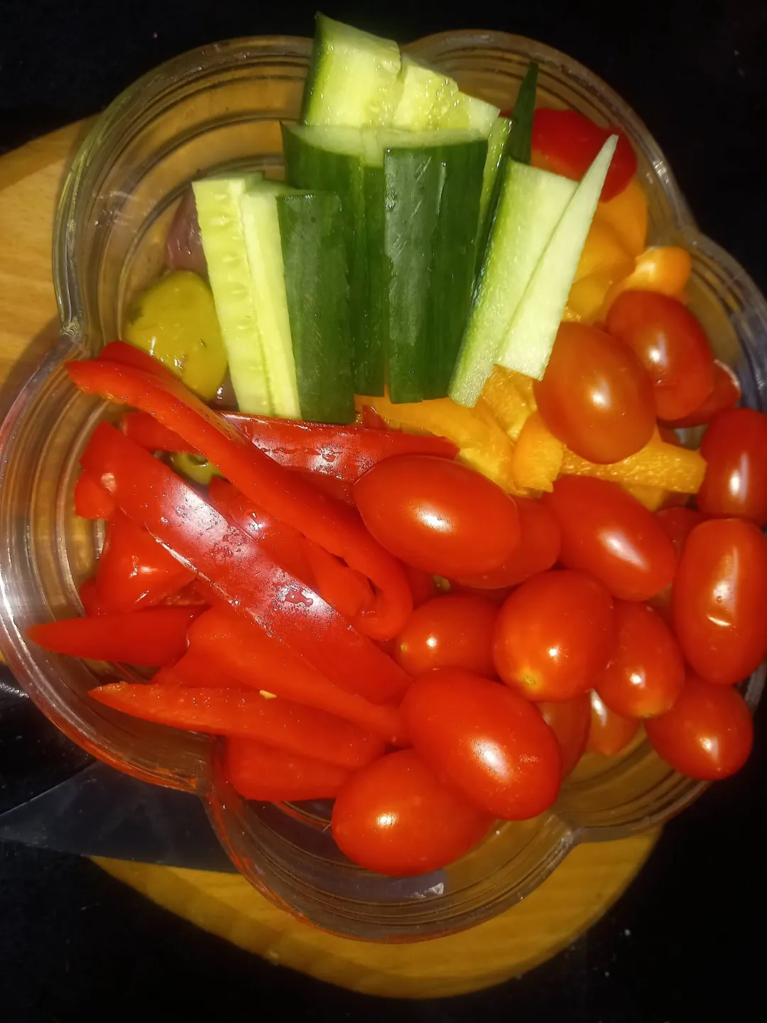 Photo from Jaynesbabybank Registered - cic, 21 Jul 2026: Busy bee Made up some salad bits for a Tiffany Plate Made a courgette and olice pasta bake Lemon carmel and chocolate parfait