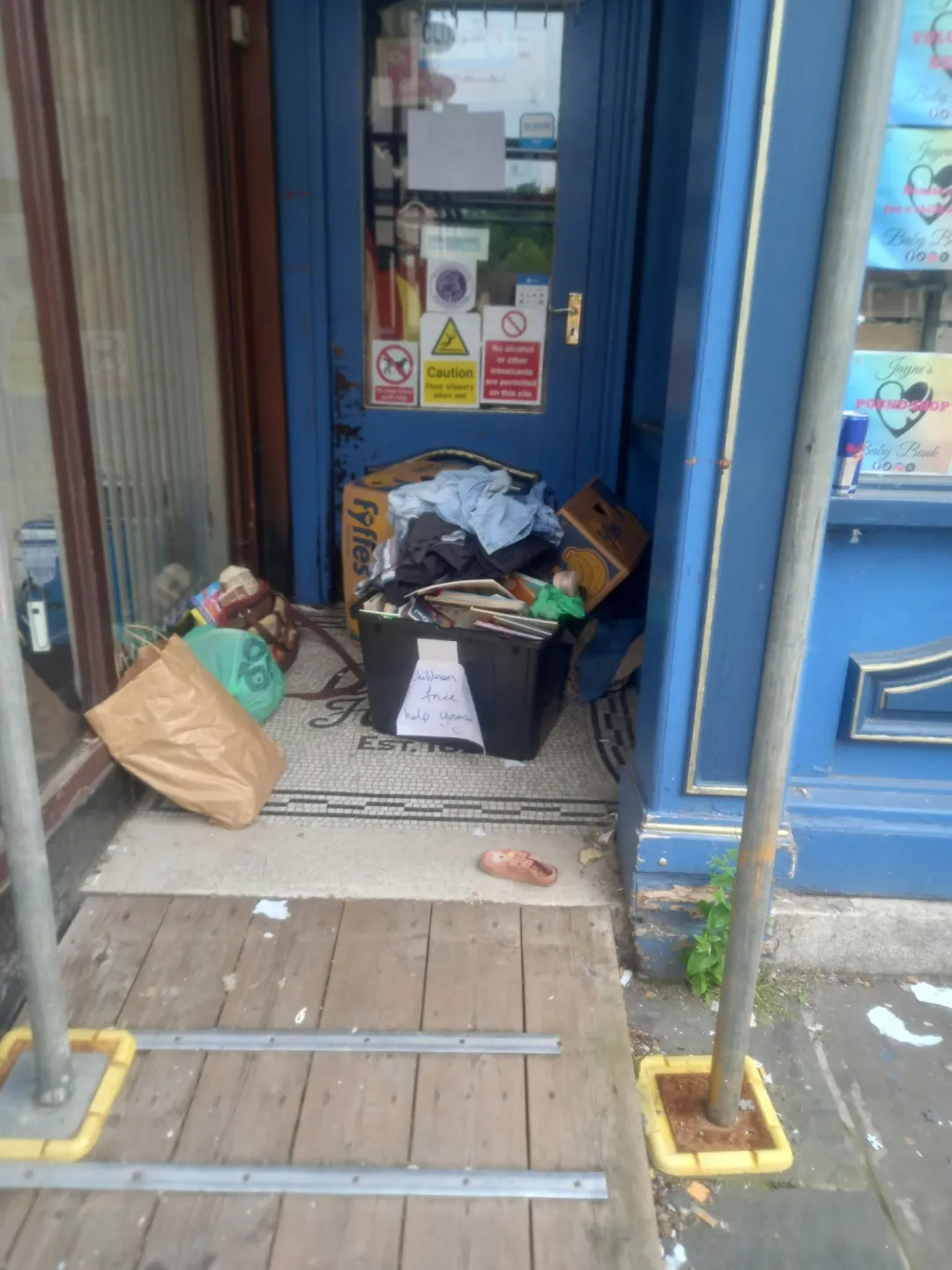 Photo from Jaynesbabybank Registered - cic: Don't leave donations outside the shops please guys. They get pulled about and stolen. We have been on holiday for a week