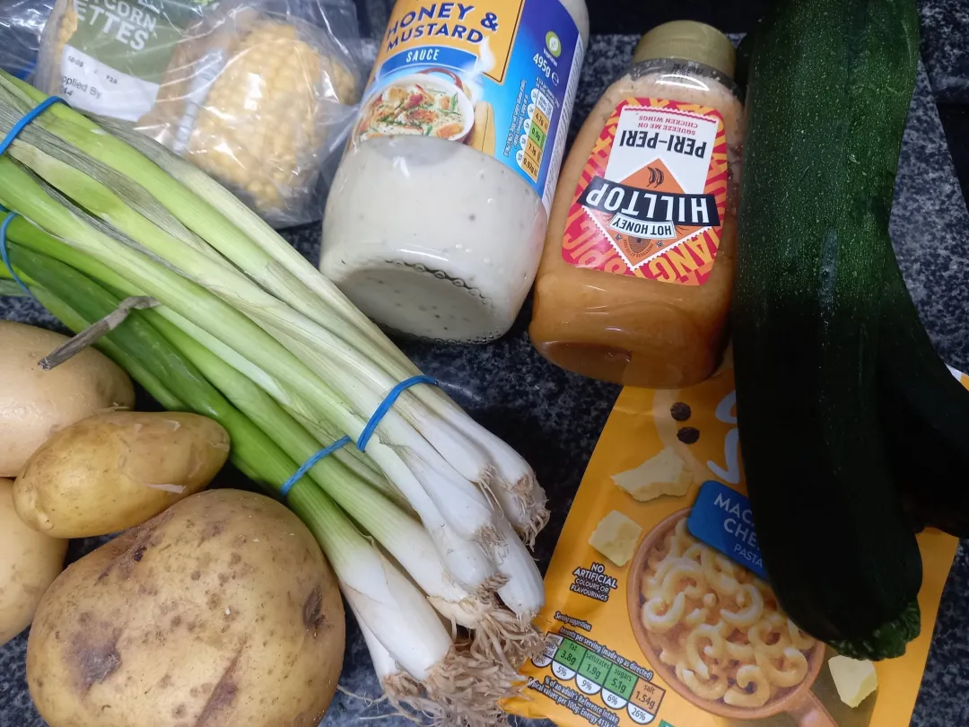 Photo from Jaynesbabybank Registered - cic, 7 Jul 2026: Had a busy day so far! 😎⬇️ Made :- 💙Pasta courgette, onion, potato and sweetcorn bake with piri piri hot honey and paprika mash on the top 💚