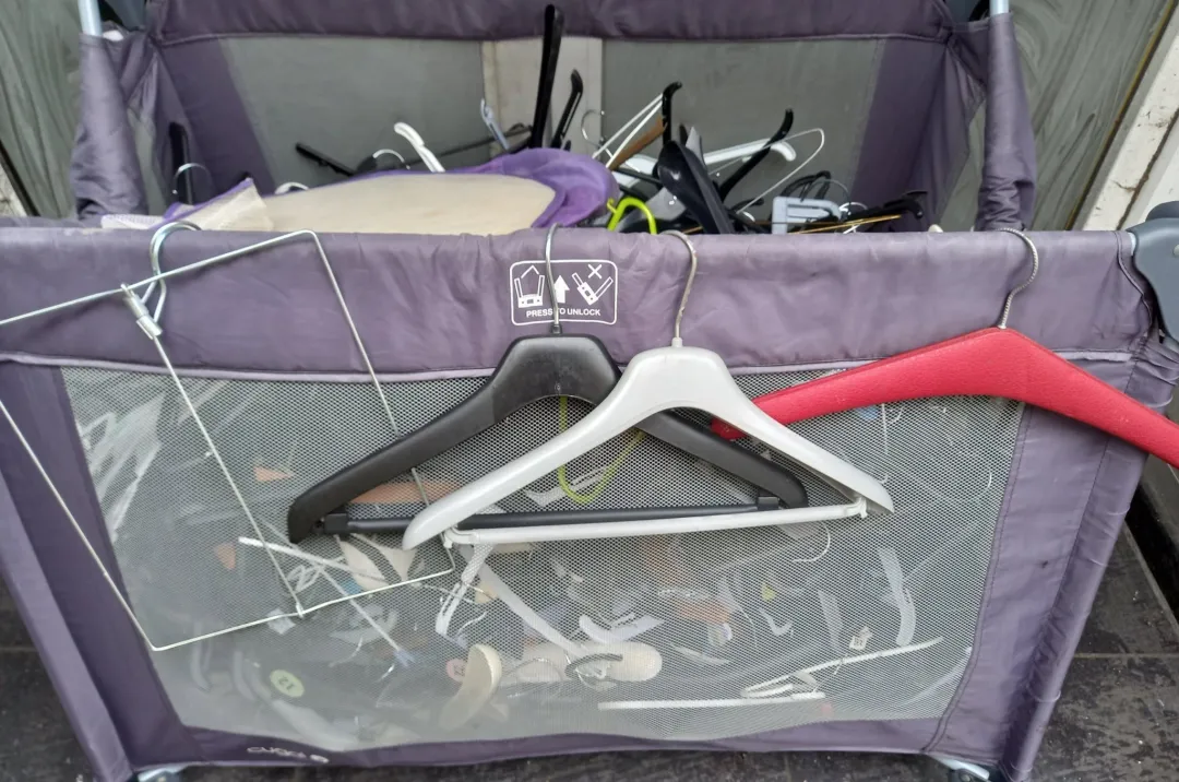 Photo from Jaynesbabybank Registered - cic: I've left the free hangers out. The travel cot is broken please do not take the travel cot I need it to put more free hangers in the rest of