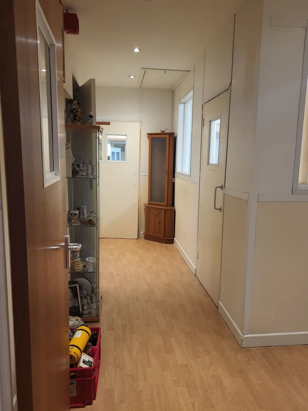 Photo from Jaynesbabybank Registered - cic, 28 Oct 2026: Another lovely glass cupboard donated - thank you guys 👍♻️🌎🍼🫶💚