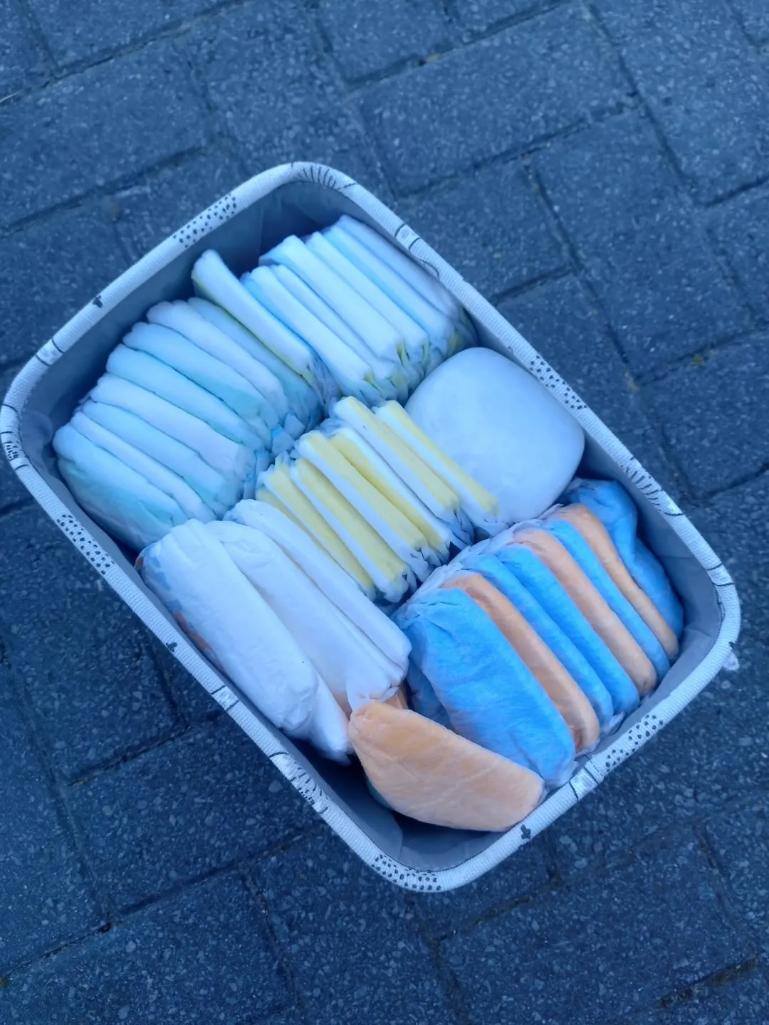 Photo from Jaynesbabybank Registered - cic: Is anyone free to drop off a free swimmer bundle at one of the leisure centre for me this week. Mum's- do you also want baskets of free napp