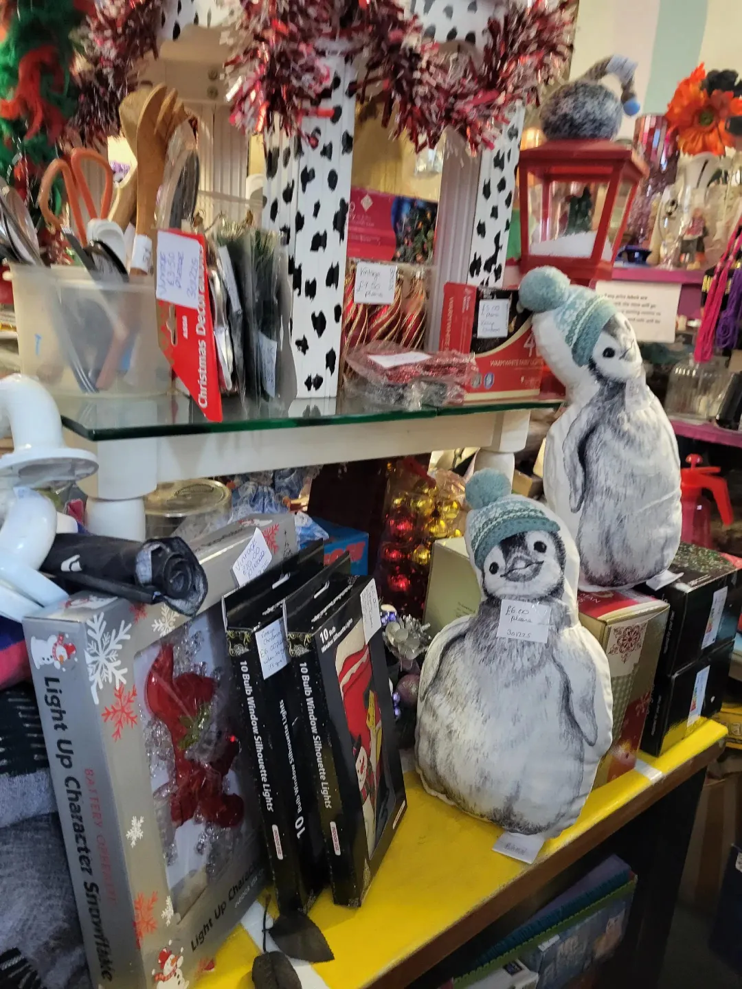 Photo from jaynesbabybank1_tm, 11 Aug 2025: tons of stunning vintage items in Pontypool shop
