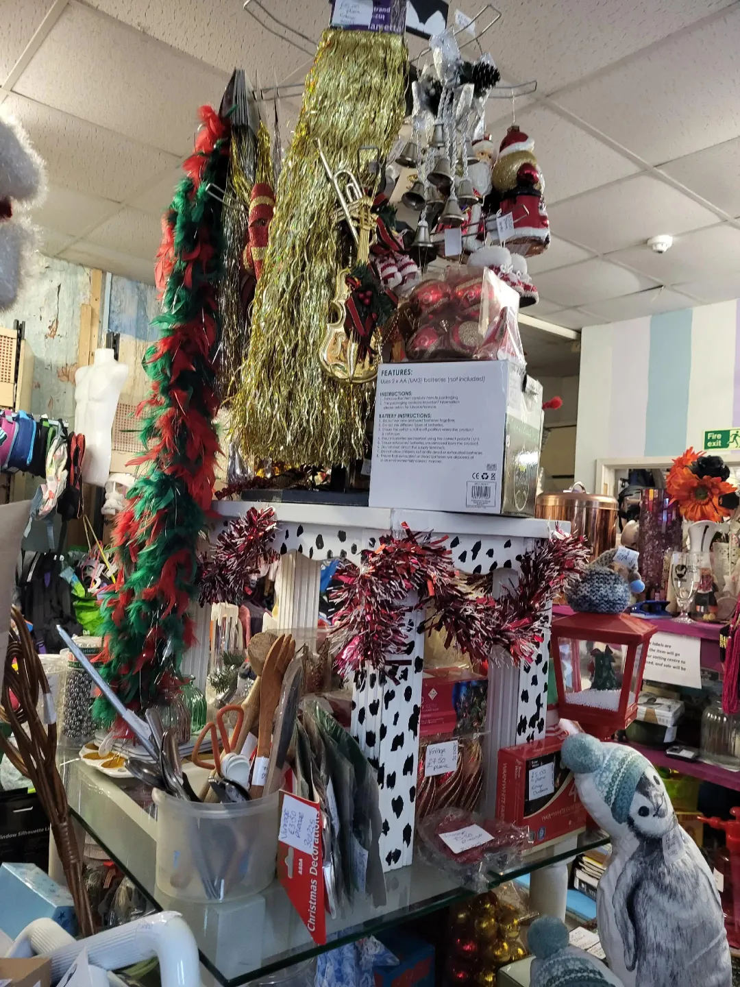 Photo from jaynesbabybank1_tm, 11 Aug 2025: tons of stunning vintage items in Pontypool shop