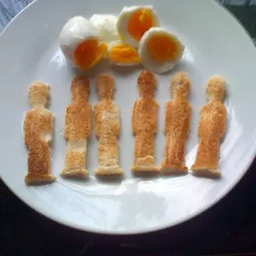 Image from Carrie Anne, 19 Dec 2013: Egg and proper soldiers
