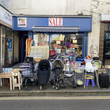 Image from Daniel James Ridsdale: Pontypool shop open today 10:30 75% off and spend £20 get £5 worth of stock for free!