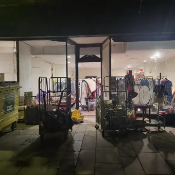 Photo from Jayne's Baby Bank (main page), 30 Oct 2024: Thank you to my volunteers tonight working hard ❤️♻️🌎🍼👻