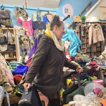 Photo from Jayne's Baby Bank (main page), 22 Jan 2025: Zero work done today! Em's packed her bags! She's off!