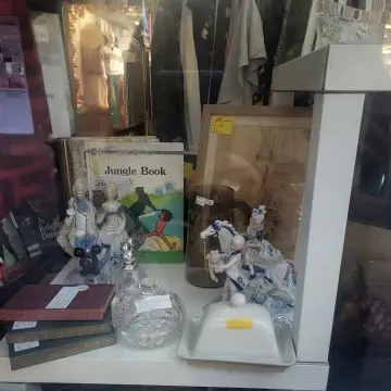 Photo from Jayne's Baby Bank (main page), 5 Dec 2024: Blackwood shop open Friday and Saturday 9 - 4 approx . We put all our designer and collectable and vintage items in Blackwood Shop. If you l