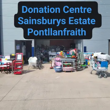 Image from Jayne's Baby Bank (main page), 30 Jul 2024: Open until 7pm guys. Card and contactless payment only.