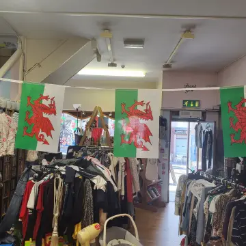 Photo from Jayne's Baby Bank (main page), 29 Jan 2025: BLACKWOOD & PONTYPOOL SUPERSTORES OPEN TODAY! Market day at Pontypool (indoor and out). SHOP 1 & 2 OPEN TODAY. ✅️✅ card and contactless paym
