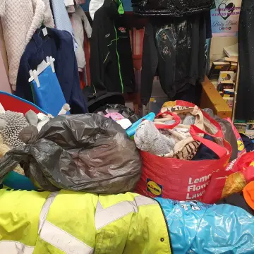 Photo from Jayne's Baby Bank (main page), 3 Jan 2025: ✅️♻️🌎🍼🌏 wtf! You crazy recyclers 👏👏👏👏👏👏👏👏 Well done guys - We will make sure it gets to the right people.
